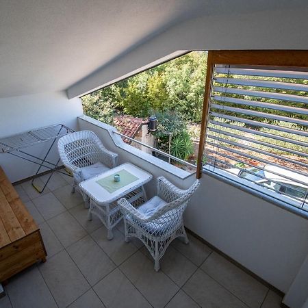 Apartments Milena Пинезичи Экстерьер фото