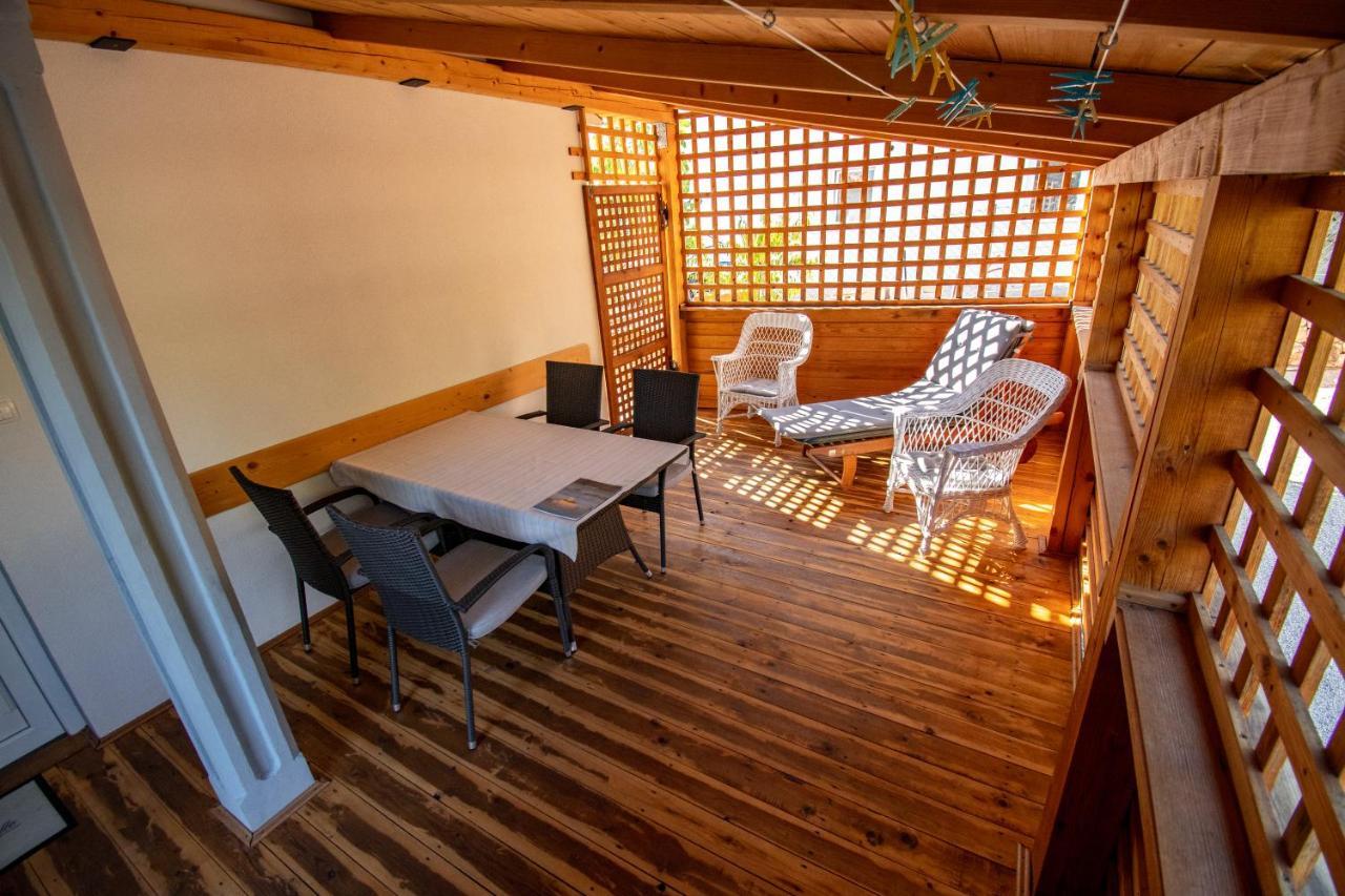 Apartments Milena Пинезичи Экстерьер фото