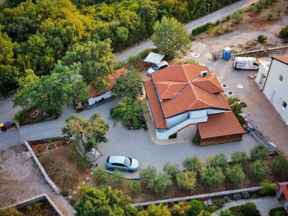 Apartments Milena Пинезичи Экстерьер фото