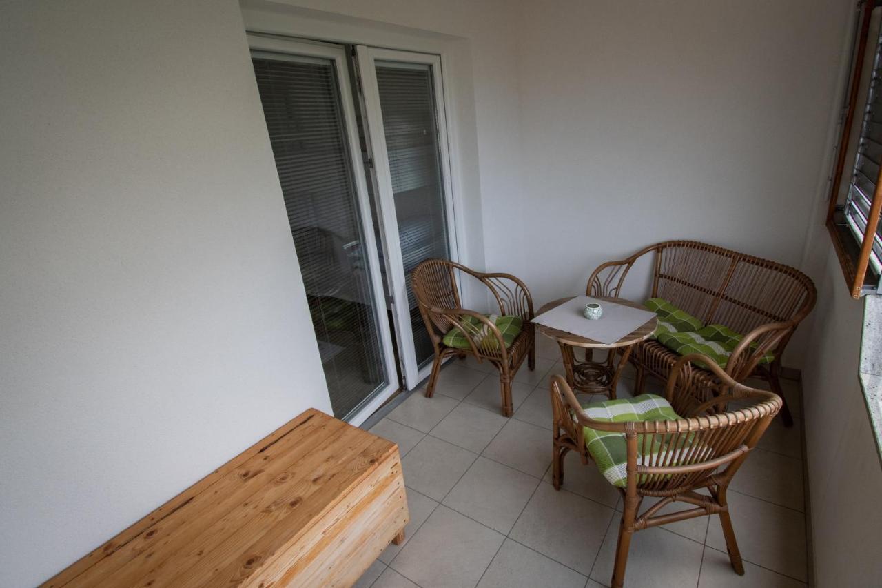 Apartments Milena Пинезичи Экстерьер фото