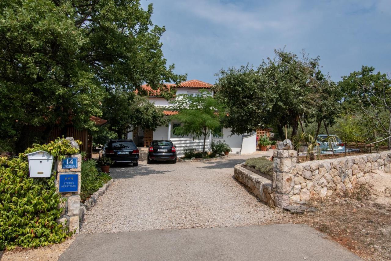 Apartments Milena Пинезичи Экстерьер фото