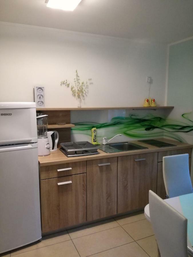 Apartments Milena Пинезичи Экстерьер фото